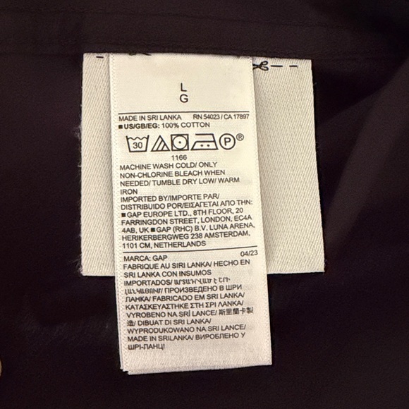 GAP Organic Cotton Poplin Classic Shirt - Picture 6 of 6